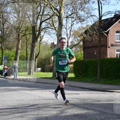 12.04.2026 - 45. Internationalen Wilhelmsburger Insellauf J. Mangold http://msf.ph/oto/9454817 12.04.2026 10:22:06 Ziel 3317, 3771, 2010, 3053, 4694, 5507, 5561, 3963, 5271 meine-sportfotos.de