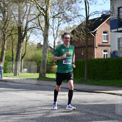 12.04.2026 - 45. Internationalen Wilhelmsburger Insellauf J. Mangold http://msf.ph/oto/9454822 12.04.2026 10:22:06 Ziel 3317, 3771, 2010, 3053, 4694, 5507, 5561, 3963, 5271 meine-sportfotos.de