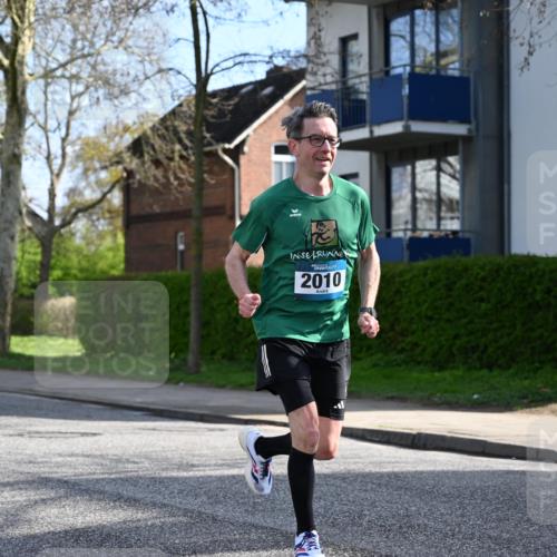 12.04.2026 - 45. Internationalen Wilhelmsburger Insellauf J. Mangold http://msf.ph/oto/9454831 12.04.2026 10:22:07 Ziel 3771, 2010, 3053, 4694, 5507, 5561, 3963, 5271 meine-sportfotos.de