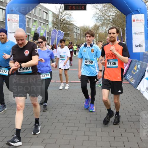12.04.2026 - 45. Internationalen Wilhelmsburger Insellauf Strokosch-Dieckow http://msf.ph/oto/9454852 12.04.2026 13:04:13 Ziel 5668, 5198, 4372, 3737, 3736, 4373, 3883, 5662, 5252, 4032 meine-sportfotos.de