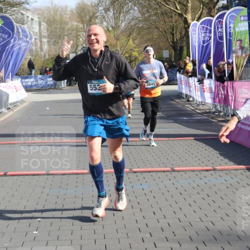 12.04.2026 - 45. Internationalen Wilhelmsburger Insellauf Strokosch-Dieckow http://msf.ph/oto/9454855 12.04.2026 10:30:34 Ziel 4904, 5534, 3845, 5052, 4275 meine-sportfotos.de
