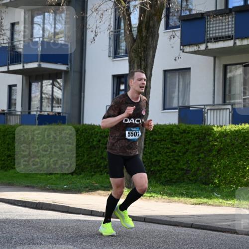 12.04.2026 - 45. Internationalen Wilhelmsburger Insellauf J. Mangold http://msf.ph/oto/9454859 12.04.2026 10:22:26 Ziel 3053, 4694, 5507, 5561, 3963, 5271, 5271, 4384, 4291, 2383 meine-sportfotos.de