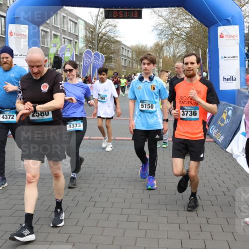 12.04.2026 - 45. Internationalen Wilhelmsburger Insellauf Strokosch-Dieckow http://msf.ph/oto/9454861 12.04.2026 13:04:13 Ziel 5668, 5198, 4372, 3737, 3736, 4373, 3883, 5662, 5252, 4032 meine-sportfotos.de