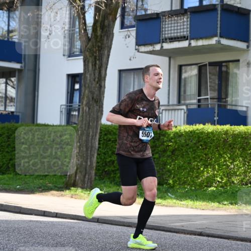 12.04.2026 - 45. Internationalen Wilhelmsburger Insellauf J. Mangold http://msf.ph/oto/9454864 12.04.2026 10:22:26 Ziel 3053, 4694, 5507, 5561, 3963, 5271, 5271, 4384, 4291, 2383 meine-sportfotos.de