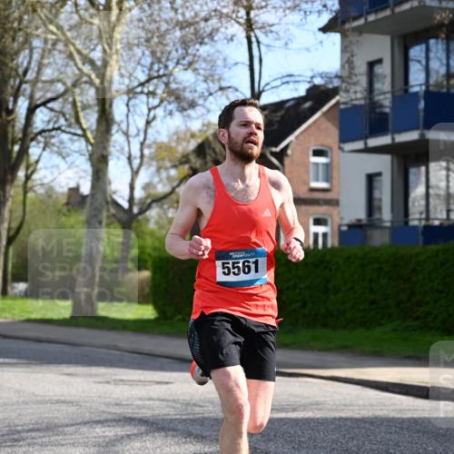 12.04.2026 - 45. Internationalen Wilhelmsburger Insellauf J. Mangold http://msf.ph/oto/9454877 12.04.2026 10:22:35 Ziel 5507, 5561, 3963, 5271, 4384, 4291, 2383 meine-sportfotos.de