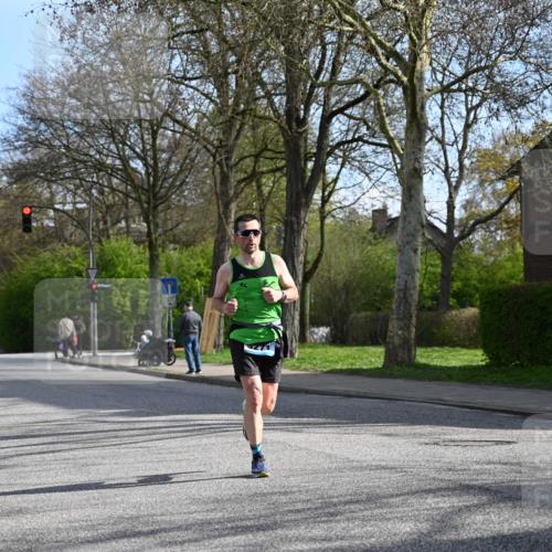 12.04.2026 - 45. Internationalen Wilhelmsburger Insellauf J. Mangold http://msf.ph/oto/9454908 12.04.2026 10:22:39 Ziel 5561, 3963, 5271, 4384, 4291, 2383, 3776 meine-sportfotos.de