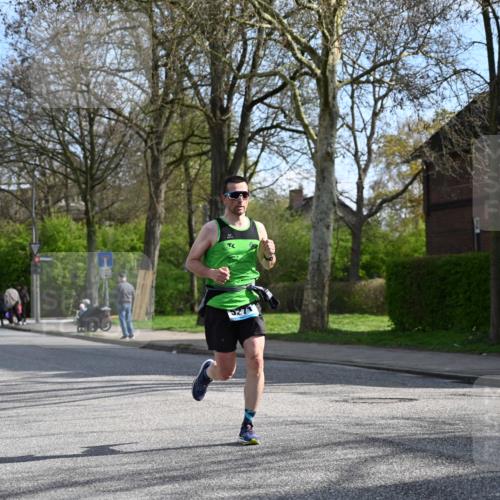 12.04.2026 - 45. Internationalen Wilhelmsburger Insellauf J. Mangold http://msf.ph/oto/9454914 12.04.2026 10:22:39 Ziel 5561, 3963, 5271, 4384, 4291, 2383, 3776 meine-sportfotos.de