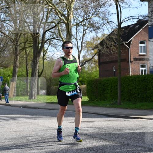 12.04.2026 - 45. Internationalen Wilhelmsburger Insellauf J. Mangold http://msf.ph/oto/9454923 12.04.2026 10:22:40 Ziel 5561, 3963, 5271, 4384, 4291, 2383, 3776 meine-sportfotos.de