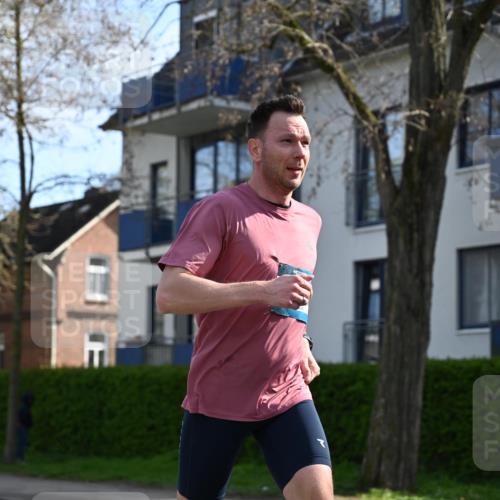 12.04.2026 - 45. Internationalen Wilhelmsburger Insellauf J. Mangold http://msf.ph/oto/9454928 12.04.2026 10:22:52 Ziel 4384, 4291, 2383, 3776, 5812, 4953 meine-sportfotos.de
