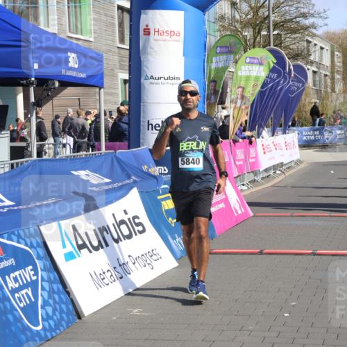 12.04.2026 - 45. Internationalen Wilhelmsburger Insellauf Strokosch-Dieckow http://msf.ph/oto/9454954 12.04.2026 10:43:27 Ziel 5840, 2406, 4377, 3086, 3227, 4974 meine-sportfotos.de