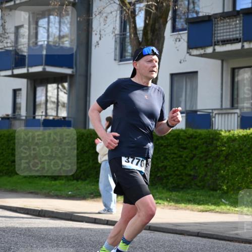 12.04.2026 - 45. Internationalen Wilhelmsburger Insellauf J. Mangold http://msf.ph/oto/9454970 12.04.2026 10:23:17 Ziel 3776, 5812, 4953, 5237, 5237, 4381, 4566, 3561, 4492, 5684, 3476, 2702 meine-sportfotos.de