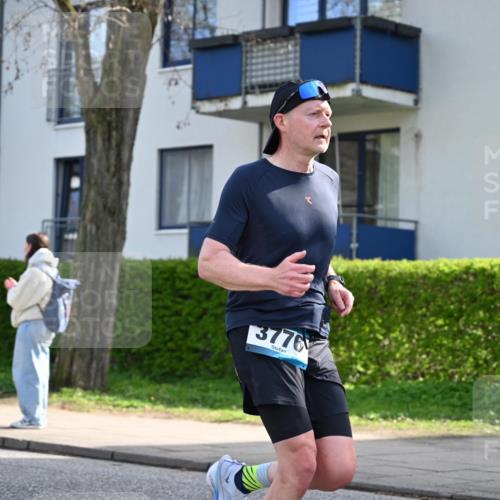 12.04.2026 - 45. Internationalen Wilhelmsburger Insellauf J. Mangold http://msf.ph/oto/9454974 12.04.2026 10:23:18 Ziel 3776, 5812, 4953, 5237, 4381, 4566, 3561, 4492, 5684, 3476, 2702, 3351 meine-sportfotos.de