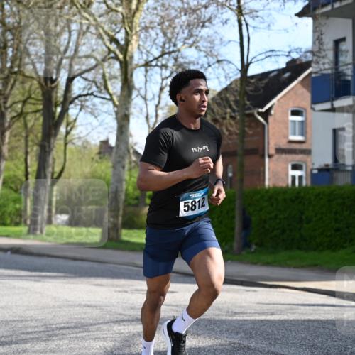 12.04.2026 - 45. Internationalen Wilhelmsburger Insellauf J. Mangold http://msf.ph/oto/9454988 12.04.2026 10:23:26 Ziel 3776, 5812, 4953, 5237, 4381, 4566, 3561, 4492, 5684, 4492, 5684, 3476, 2702, 3476, 2702, 3351 meine-sportfotos.de