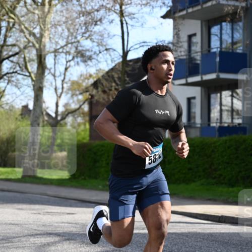 12.04.2026 - 45. Internationalen Wilhelmsburger Insellauf J. Mangold http://msf.ph/oto/9454992 12.04.2026 10:23:26 Ziel 3776, 5812, 4953, 5237, 4381, 4566, 3561, 4492, 5684, 4492, 5684, 3476, 2702, 3476, 2702, 3351 meine-sportfotos.de