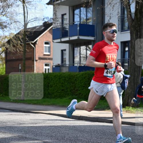12.04.2026 - 45. Internationalen Wilhelmsburger Insellauf J. Mangold http://msf.ph/oto/9455019 12.04.2026 10:23:36 Ziel 4953, 5237, 4381, 4566, 3561, 4492, 5684, 3476, 2702, 3351, 3813 meine-sportfotos.de