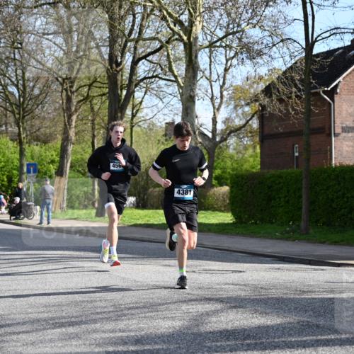 12.04.2026 - 45. Internationalen Wilhelmsburger Insellauf J. Mangold http://msf.ph/oto/9455030 12.04.2026 10:23:38 Ziel 4953, 5237, 4381, 4566, 3561, 4492, 5684, 3476, 2702, 3476, 2702, 3351, 3813 meine-sportfotos.de