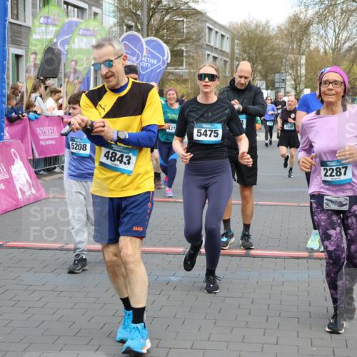 12.04.2026 - 45. Internationalen Wilhelmsburger Insellauf Strokosch-Dieckow http://msf.ph/oto/9455038 12.04.2026 13:04:03 Ziel 5208, 4842, 2287, 4843, 4526, 5475, 2007, 3523, 4217, 5433, 5430, 5105, 2580, 2412 meine-sportfotos.de