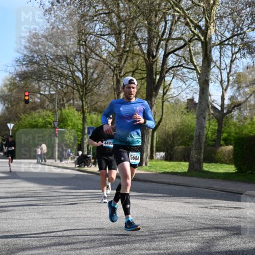 12.04.2026 - 45. Internationalen Wilhelmsburger Insellauf J. Mangold http://msf.ph/oto/9455052 12.04.2026 10:23:41 Ziel 5237, 4381, 4566, 3561, 4492, 5684, 3476, 2702, 3351, 3813, 4052 meine-sportfotos.de