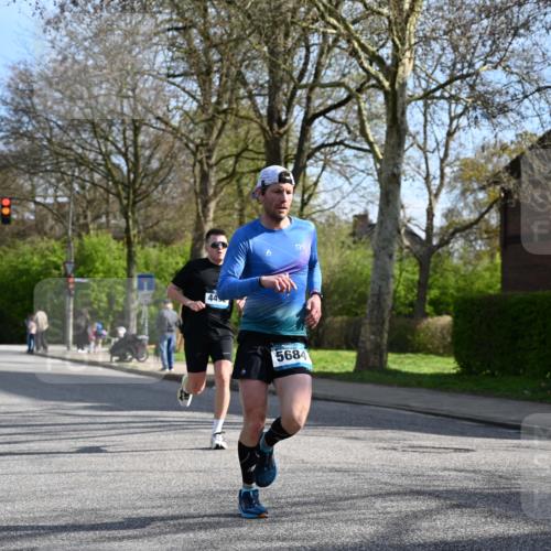 12.04.2026 - 45. Internationalen Wilhelmsburger Insellauf J. Mangold http://msf.ph/oto/9455057 12.04.2026 10:23:41 Ziel 5237, 4381, 4566, 3561, 4492, 5684, 3476, 2702, 3351, 3813, 4052 meine-sportfotos.de