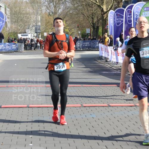 12.04.2026 - 45. Internationalen Wilhelmsburger Insellauf Strokosch-Dieckow http://msf.ph/oto/9455084 12.04.2026 10:30:46 Ziel 3081, 3958, 4340, 2317 meine-sportfotos.de