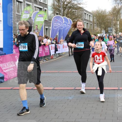 12.04.2026 - 45. Internationalen Wilhelmsburger Insellauf Strokosch-Dieckow http://msf.ph/oto/9455135 12.04.2026 13:03:57 Ziel 2642, 4780, 5063, 2508, 5200, 5208, 4842, 2287, 4843, 4526 meine-sportfotos.de