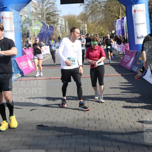 12.04.2026 - 45. Internationalen Wilhelmsburger Insellauf Strokosch-Dieckow http://msf.ph/oto/9455174 12.04.2026 10:43:37 Ziel 2189, 5697, 2813, 4931, 3565, 5337, 2102, 2656, 2104 meine-sportfotos.de