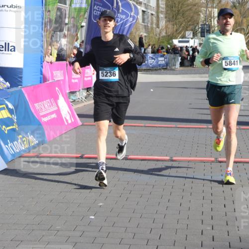 12.04.2026 - 45. Internationalen Wilhelmsburger Insellauf Strokosch-Dieckow http://msf.ph/oto/9455280 12.04.2026 10:30:55 Ziel 5841, 5236, 4713 meine-sportfotos.de