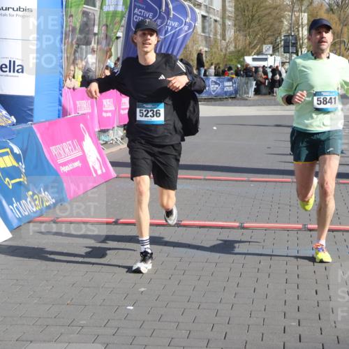 12.04.2026 - 45. Internationalen Wilhelmsburger Insellauf Strokosch-Dieckow http://msf.ph/oto/9455288 12.04.2026 10:30:55 Ziel 5841, 5236, 4713 meine-sportfotos.de