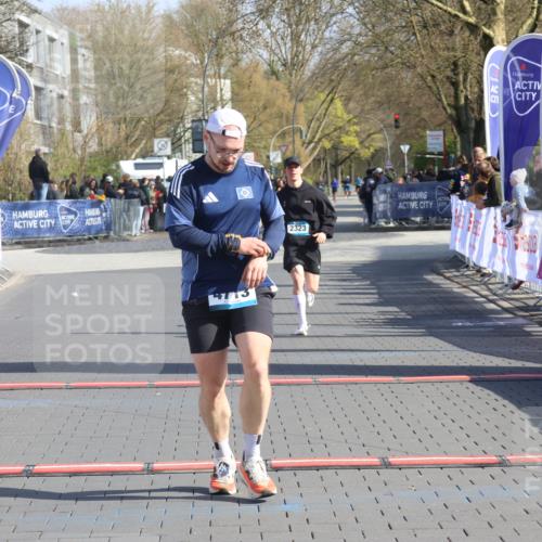 12.04.2026 - 45. Internationalen Wilhelmsburger Insellauf Strokosch-Dieckow http://msf.ph/oto/9455311 12.04.2026 10:30:59 Ziel 4713, 2323 meine-sportfotos.de