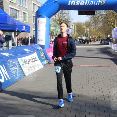 12.04.2026 - 45. Internationalen Wilhelmsburger Insellauf Strokosch-Dieckow http://msf.ph/oto/9455374 12.04.2026 10:44:03 Ziel 4428, 3022, 4349 meine-sportfotos.de