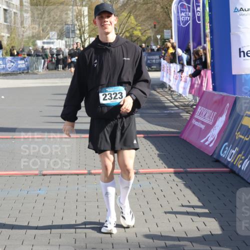 12.04.2026 - 45. Internationalen Wilhelmsburger Insellauf Strokosch-Dieckow http://msf.ph/oto/9455383 12.04.2026 10:31:04 Ziel 2323 meine-sportfotos.de