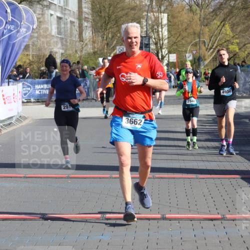 12.04.2026 - 45. Internationalen Wilhelmsburger Insellauf Strokosch-Dieckow http://msf.ph/oto/9455784 12.04.2026 10:44:51 Ziel 3662, 2911, 4934, 2940 meine-sportfotos.de