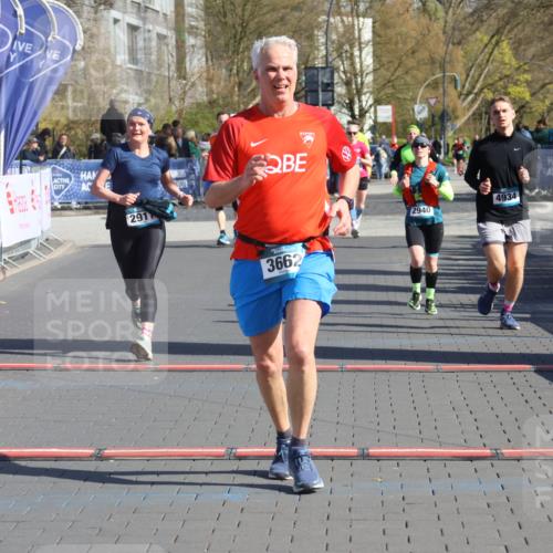 12.04.2026 - 45. Internationalen Wilhelmsburger Insellauf Strokosch-Dieckow http://msf.ph/oto/9455808 12.04.2026 10:44:51 Ziel 3662, 2911, 4934, 2940 meine-sportfotos.de
