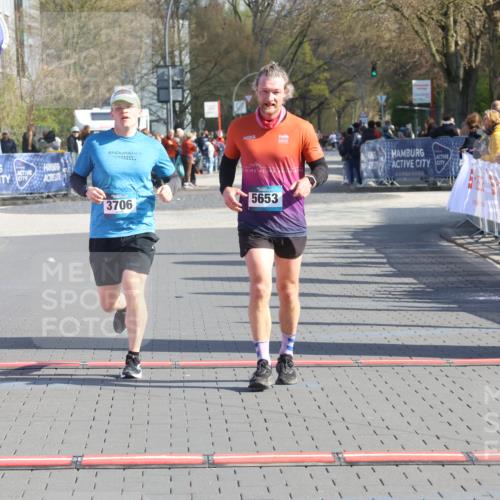 12.04.2026 - 45. Internationalen Wilhelmsburger Insellauf Strokosch-Dieckow http://msf.ph/oto/9455895 12.04.2026 10:32:00 Ziel 2780, 5653, 3706 meine-sportfotos.de