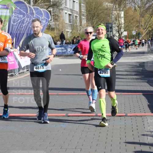12.04.2026 - 45. Internationalen Wilhelmsburger Insellauf Strokosch-Dieckow http://msf.ph/oto/9455902 12.04.2026 10:44:59 Ziel 2940, 4815, 4758, 5009, 4906 meine-sportfotos.de