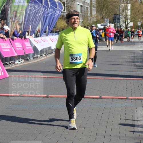 12.04.2026 - 45. Internationalen Wilhelmsburger Insellauf Strokosch-Dieckow http://msf.ph/oto/9455932 12.04.2026 10:45:06 Ziel 5805, 2920 meine-sportfotos.de