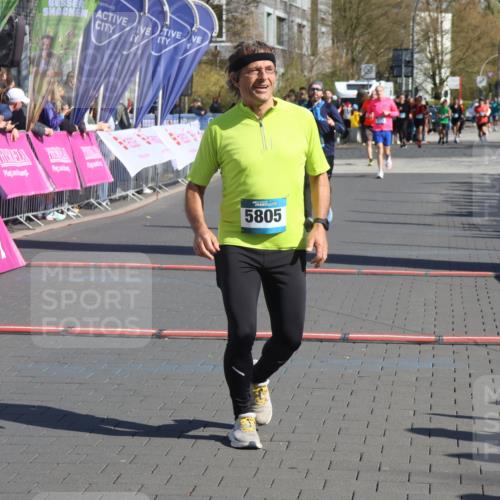 12.04.2026 - 45. Internationalen Wilhelmsburger Insellauf Strokosch-Dieckow http://msf.ph/oto/9455934 12.04.2026 10:45:06 Ziel 5805, 2920 meine-sportfotos.de