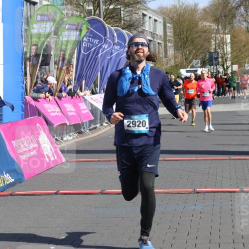 12.04.2026 - 45. Internationalen Wilhelmsburger Insellauf Strokosch-Dieckow http://msf.ph/oto/9455953 12.04.2026 10:45:09 Ziel 2920 meine-sportfotos.de
