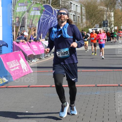 12.04.2026 - 45. Internationalen Wilhelmsburger Insellauf Strokosch-Dieckow http://msf.ph/oto/9455959 12.04.2026 10:45:09 Ziel 2920 meine-sportfotos.de