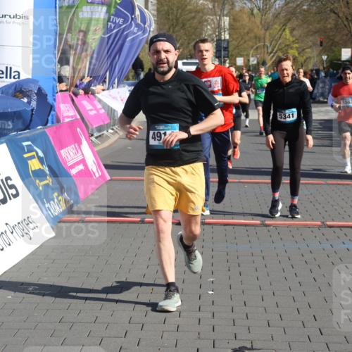 12.04.2026 - 45. Internationalen Wilhelmsburger Insellauf Strokosch-Dieckow http://msf.ph/oto/9455996 12.04.2026 10:45:18 Ziel 3173, 2190, 4914, 5341, 5435, 5563, 2075 meine-sportfotos.de