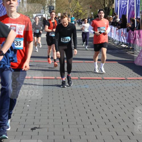 12.04.2026 - 45. Internationalen Wilhelmsburger Insellauf Strokosch-Dieckow http://msf.ph/oto/9456002 12.04.2026 10:45:20 Ziel 4914, 5341, 5435, 5563, 2075, 2810, 3408, 4739 meine-sportfotos.de
