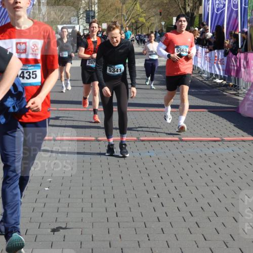12.04.2026 - 45. Internationalen Wilhelmsburger Insellauf Strokosch-Dieckow http://msf.ph/oto/9456005 12.04.2026 10:45:20 Ziel 4914, 5341, 5435, 5563, 2075, 2810, 3408, 4739 meine-sportfotos.de