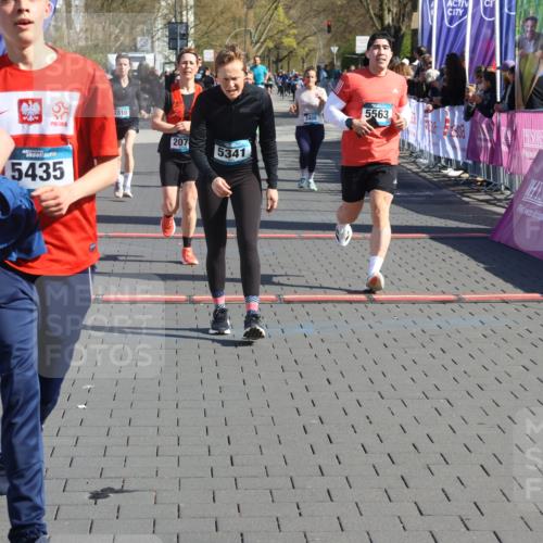 12.04.2026 - 45. Internationalen Wilhelmsburger Insellauf Strokosch-Dieckow http://msf.ph/oto/9456007 12.04.2026 10:45:20 Ziel 4914, 5341, 5435, 5563, 2075, 2810, 3408, 4739 meine-sportfotos.de