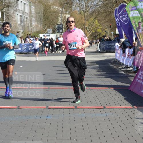 12.04.2026 - 45. Internationalen Wilhelmsburger Insellauf Strokosch-Dieckow http://msf.ph/oto/9456009 12.04.2026 11:02:30 Ziel 5605, 4613, 3178 meine-sportfotos.de