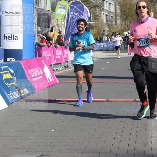 12.04.2026 - 45. Internationalen Wilhelmsburger Insellauf Strokosch-Dieckow http://msf.ph/oto/9456022 12.04.2026 11:02:32 Ziel 5605, 4613, 3178 meine-sportfotos.de