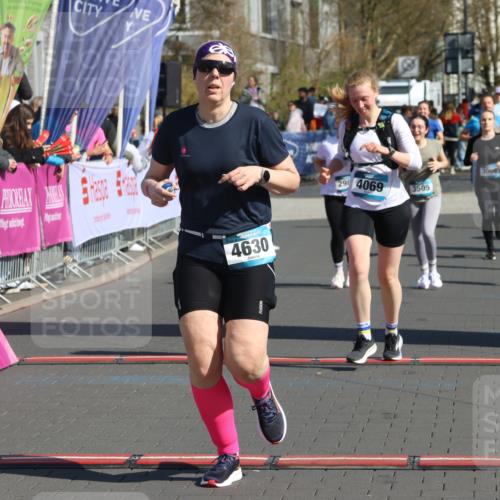 12.04.2026 - 45. Internationalen Wilhelmsburger Insellauf Strokosch-Dieckow http://msf.ph/oto/9456052 12.04.2026 11:02:41 Ziel 4759, 4630, 4069, 2985 meine-sportfotos.de
