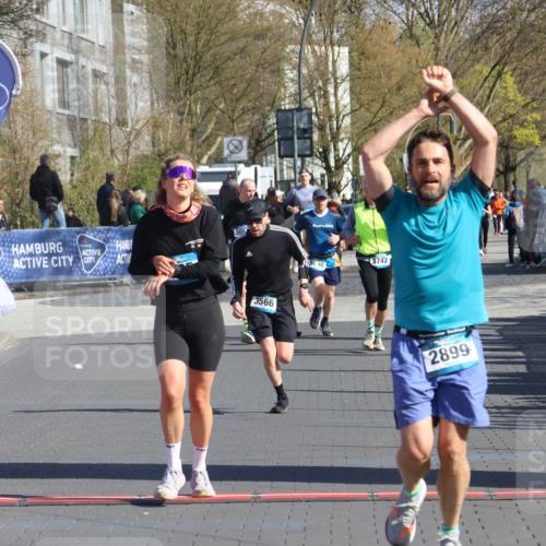 12.04.2026 - 45. Internationalen Wilhelmsburger Insellauf Strokosch-Dieckow http://msf.ph/oto/9456075 12.04.2026 10:45:30 Ziel 2899, 4785, 3566 meine-sportfotos.de