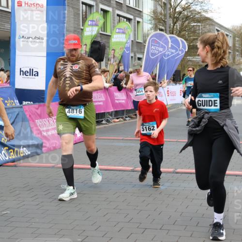 12.04.2026 - 45. Internationalen Wilhelmsburger Insellauf Strokosch-Dieckow http://msf.ph/oto/9456127 12.04.2026 13:03:30 Ziel 4816, 5162 meine-sportfotos.de
