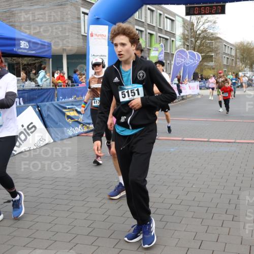 12.04.2026 - 45. Internationalen Wilhelmsburger Insellauf Strokosch-Dieckow http://msf.ph/oto/9456201 12.04.2026 13:03:27 Ziel 5151 meine-sportfotos.de