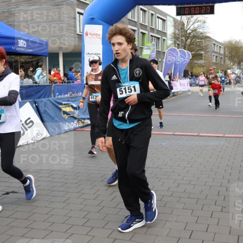 12.04.2026 - 45. Internationalen Wilhelmsburger Insellauf Strokosch-Dieckow http://msf.ph/oto/9456212 12.04.2026 13:03:27 Ziel 5151 meine-sportfotos.de